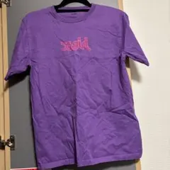 紫色 Tシャツ フロントロゴ バックグラフィック