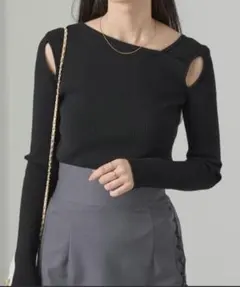 カットアウト　ニットカットソー　ブラック