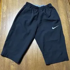 Nike トレーニングパンツ 黒　メンズ　ハーフパンツ
