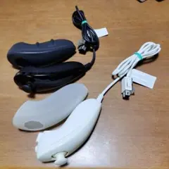 Wiiリモコン専用ヌンチャク白＆黒シリコンカバー付き