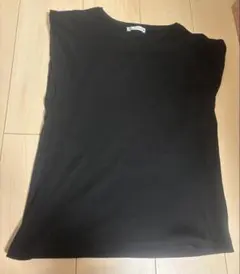 ZARA 黒トップス　半袖/フレンチスリーブのサムネイル
