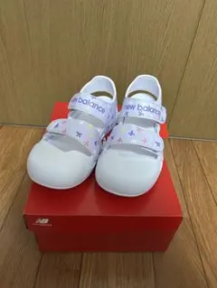 new balance サンダル 18.0cm ホワイト/マルチカラー
