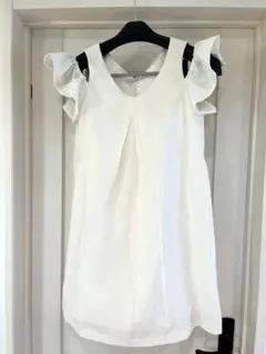 ワンピース　　ホワイトワンピース　袖レース　ミ　ワンピースミニ　肩出しワンピース