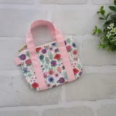 ハンドメイド　小さくて可愛いバッグ風ミニポーチ　ファスナーポーチ　花柄　ピンク