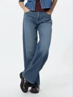 ユニクロ　ワイドストレートジーンズ　22