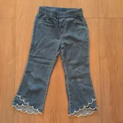H&M デニムブルー スカラップ裾フレアパンツ 3/4T