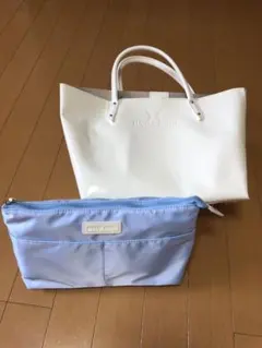 ハナエモリ エナメル白ハンドバッグ ポーチ付き 新品未使用