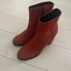 スエードブーツ