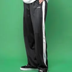 美品！FILA　ジャージ　トラックパンツ　サイドライン　ロングパンツ　黒　M