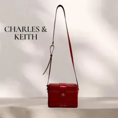 CHARLES & KEITH スクエア　ショルダーバッグ　ボックス型のサムネイル