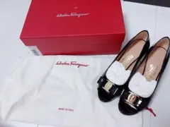 Salvatore Ferragamo 黒オープントゥヒール　23.5