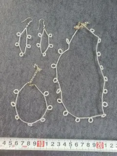 ビーズアクセサリーセット3点/ネックレス/ブレスレット/ピアス/まとめ売り/25