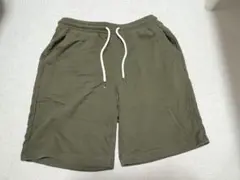 オリーブグリーン ショートパンツ ドローストリング付き