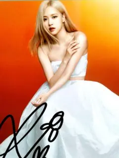 セール中…ロゼ直筆サイン入り2Lサイズ写真…Rose…BLACKPINK… - メルカリ