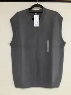 ユニクロ　ニット　Ｖネックベスト　新品未使用　男女兼用