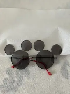 ミッキーマウス型サングラス 黒赤