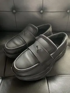 PUMA Loafyr Wns ブラック 7.5US　24cm ローファーのサムネイル