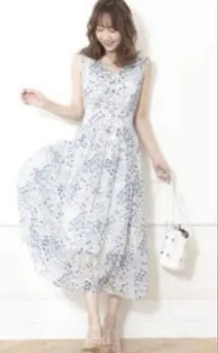 マイストラーダ　フロントボタンプリントワンピース