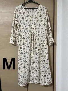 GU 花柄ホワイトロングワンピース フリル袖