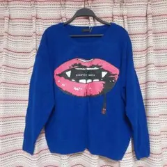 ＊限定価格＊　【新品】ワールドワイドラブ！　バンパイアキスプリントセーター