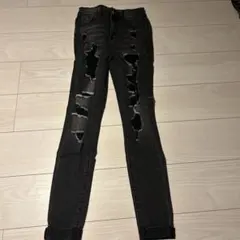 ブラック スキニーデニム ダメージ加工