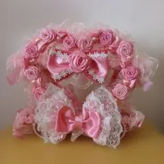 ハート型　飾り棚　お花とレース　リボン　豪華　アレンジ