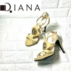 DIANA 다이아나 로고 마크 발목 스트랩 샌들 에나멜