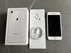 美品　Apple iPhone 8 本体 シルバー