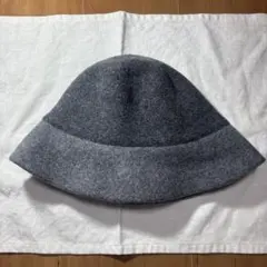 グレー バケットハットのサムネイル