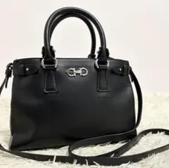 近年モデル フェラガモ ハンドバッグ 2way ガンチーニ サフィアーノレザー