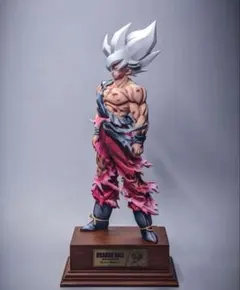 ドラゴンボール ガレージキット　超サイヤ人孫悟空　レジン スタチュー　漫画彩色のサムネイル