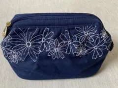 アフタヌーンティー花柄刺繍ネイビーポーチのサムネイル