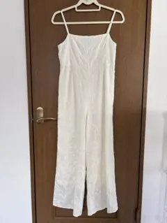刺繍入りホワイトオールインワン