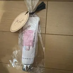 新品未使用　JILL STUART ハンドクリーム ストロベリー&ティー 30g