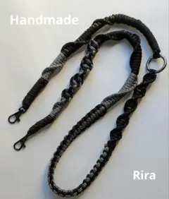 黒×シルバー　ハンドメイド　スマホショルダー