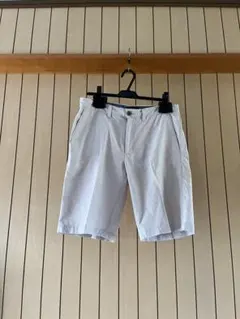 ベージュ ショートパンツ