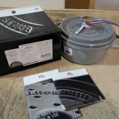 旧型 STAUB ストウブ ココットオーバル 23cm レッド - メルカリ