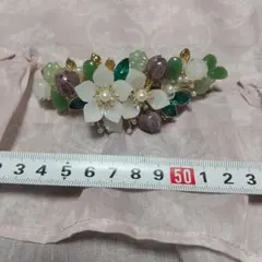 花と葉のデザイン ハンドメイドバレッタ