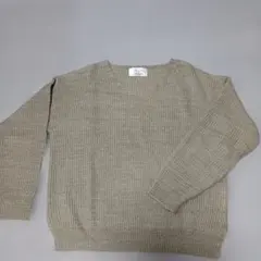 ベージュ Vネック 長袖ニット