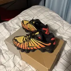 NIKE ショックス　オレンジ