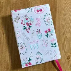 ハンドメイド ブックカバー いちご スワン柄
