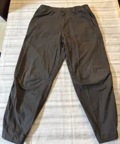 H&M ダークグレー アンクルパンツのサムネイル
