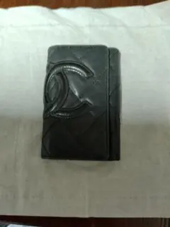 ジャンニヴェルサーチ 6連キーケース メデューサ ロゴ レザー 黒
