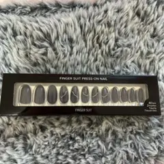 FINGER SUIT PRESS-ON NAIL TOMBOY