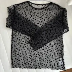 ブラックドット柄シースルートップス