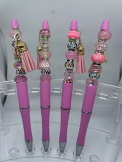 装飾付きピンクボールペン