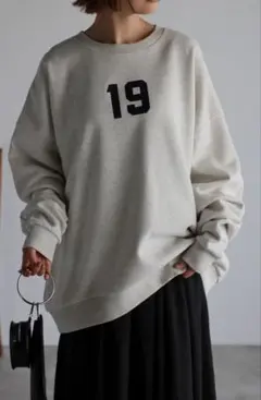bonjoursagan TOWN19ロゴスウェット　新品のサムネイル