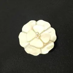 AUGUSTINE カメリアブローチ ペンダントトップ - メルカリ