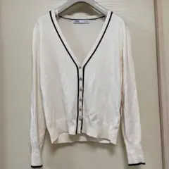 ZARA アイボリホワイト　 Vネックカーディガン S