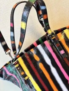 激レア　日本未発売　by far LULU ブラックスプレープリント　本革のサムネイル
